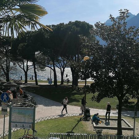 Terrazza Sul Lago Riva del Garda Exterior foto