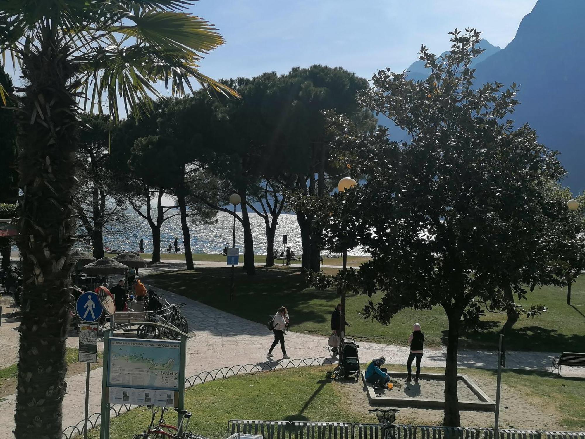 Terrazza Sul Lago Riva del Garda Exterior foto